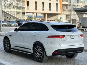 Jaguar F-Pace 2017 White