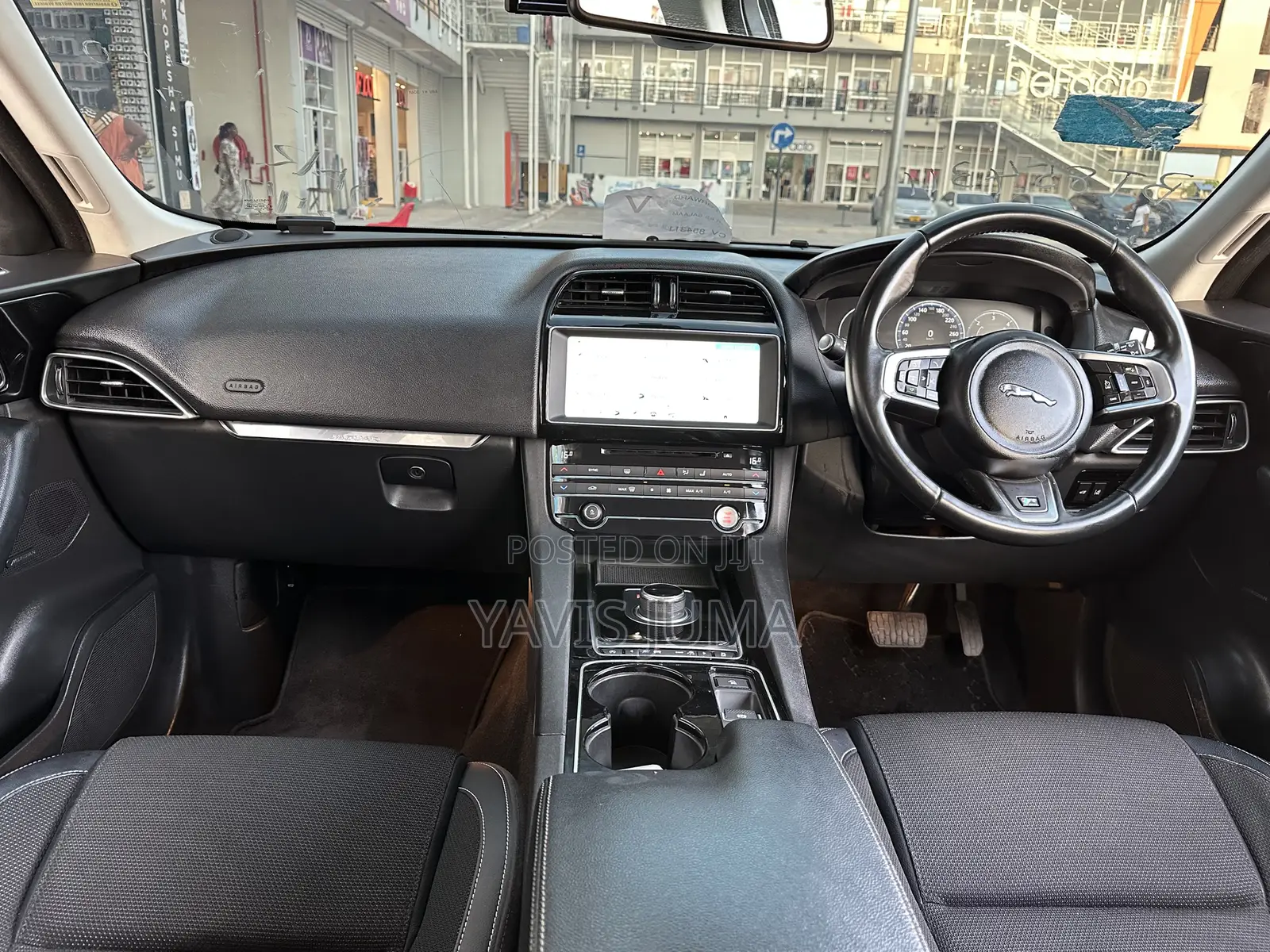 Jaguar F-Pace 2017 White