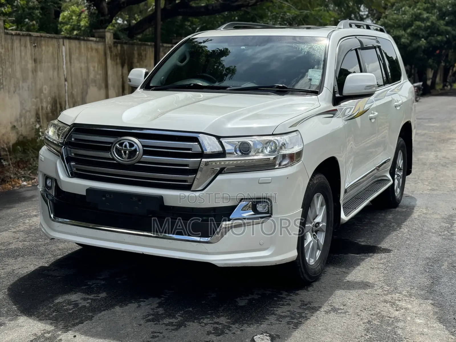 Toyota Land Cruiser 4.5 V8 VXR 2017 White
