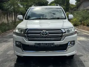 Toyota Land Cruiser 4.5 V8 VXR 2017 White
