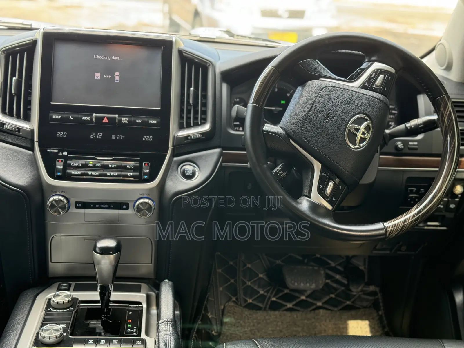 Toyota Land Cruiser 4.5 V8 VXR 2017 White