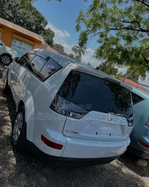 Mitsubishi Outlander 2006 White