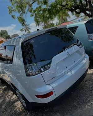Mitsubishi Outlander 2006 White