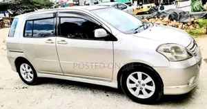Toyota Raum 2003 Silver
