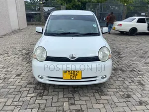 Toyota Sienta 2005 White