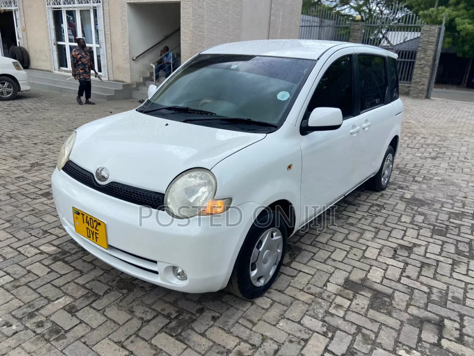 Toyota Sienta 2005 White