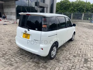 Toyota Sienta 2005 White