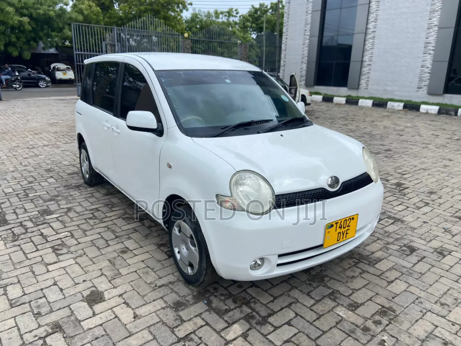 Toyota Sienta 2005 White