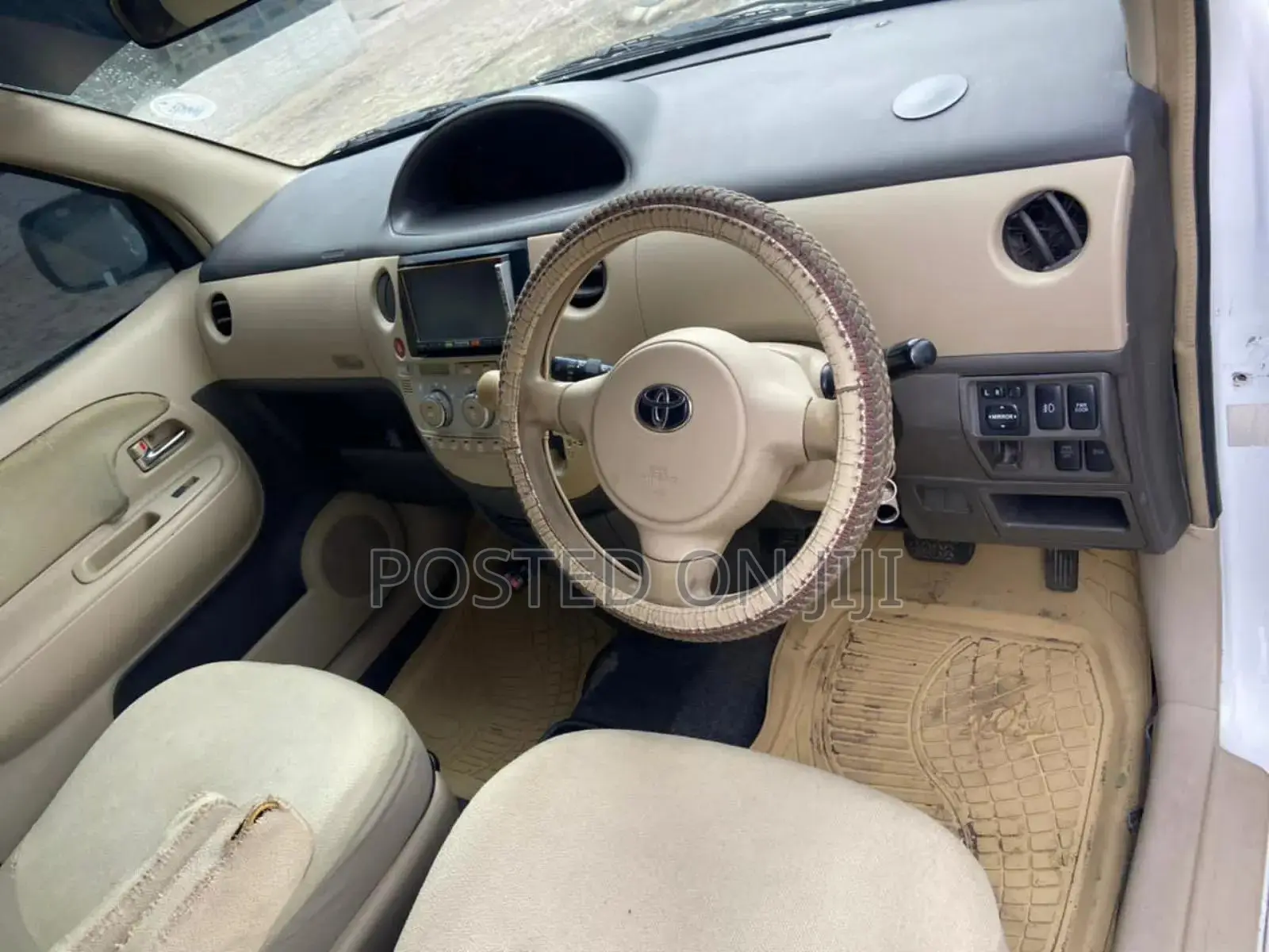 Toyota Sienta 2005 White
