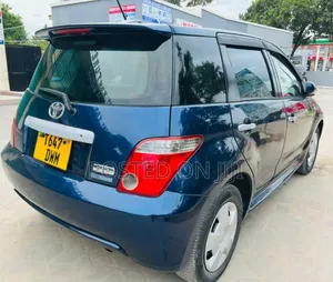 Toyota IST 2006 Blue