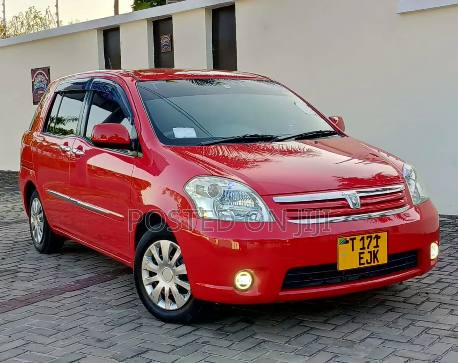 Toyota Raum 2005