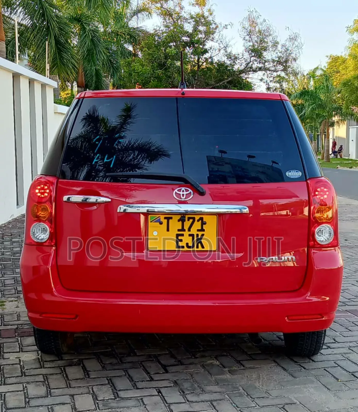 Toyota Raum 2005