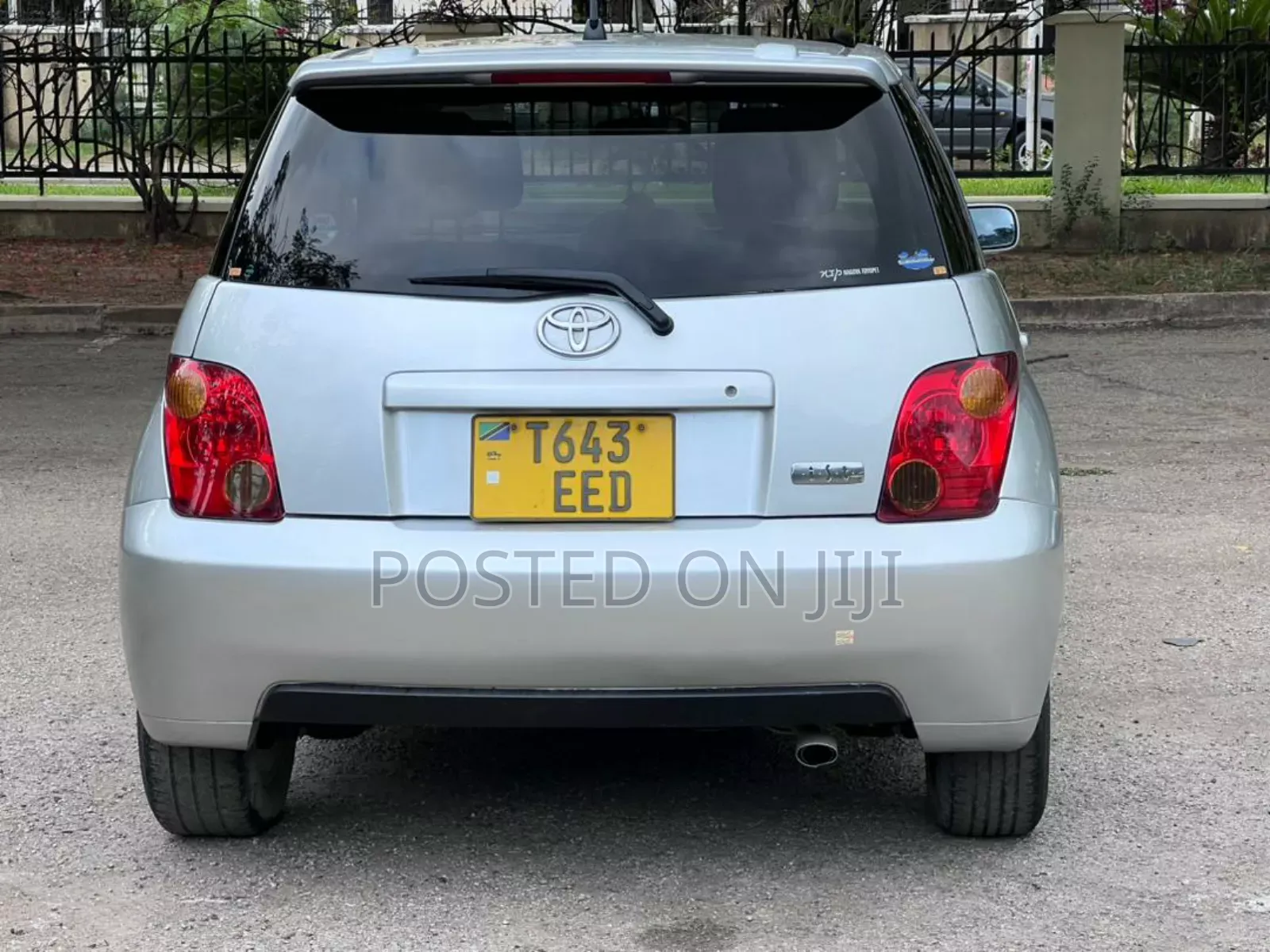 Toyota IST 2004 Silver