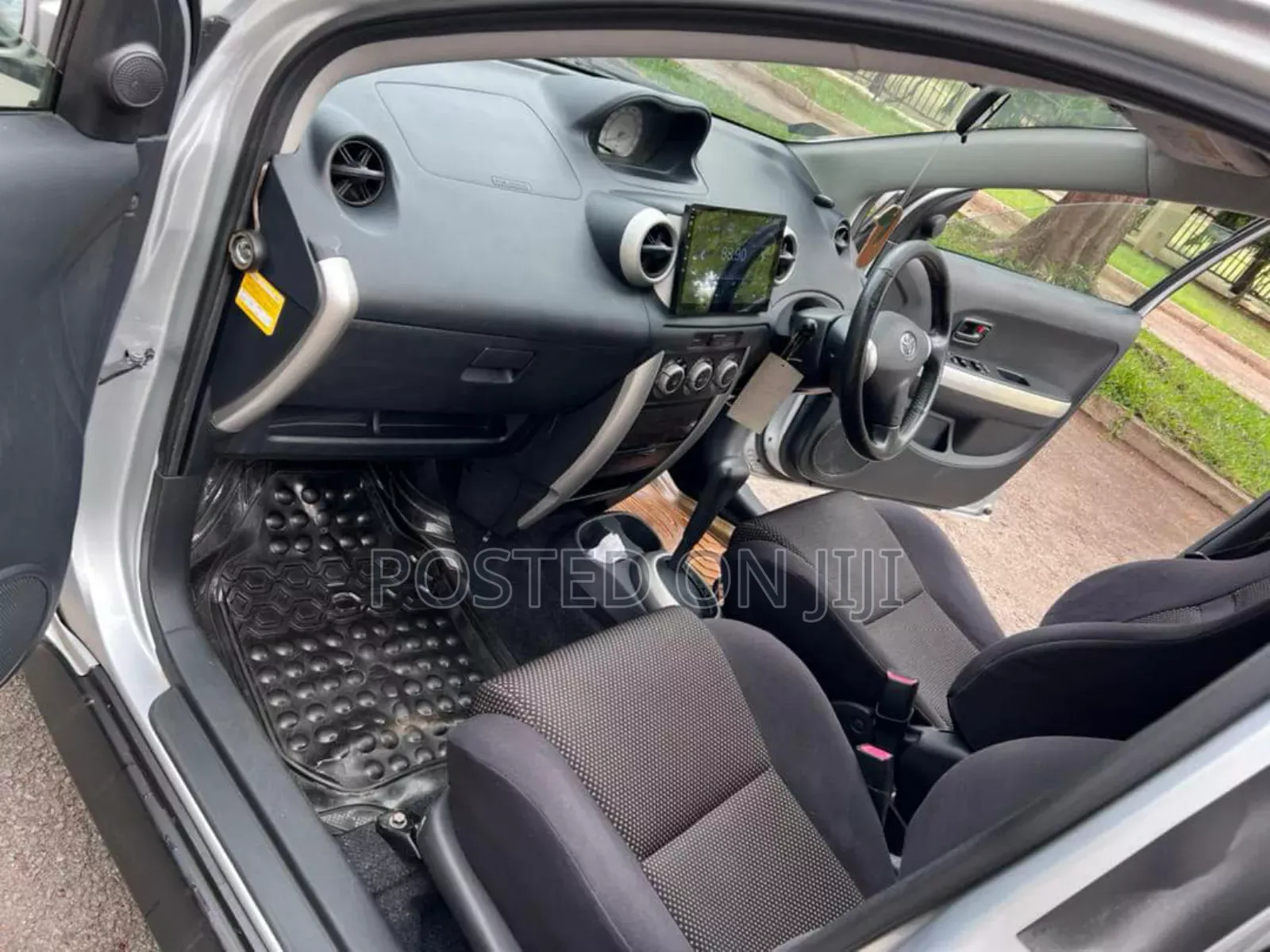 Toyota IST 2004 Silver