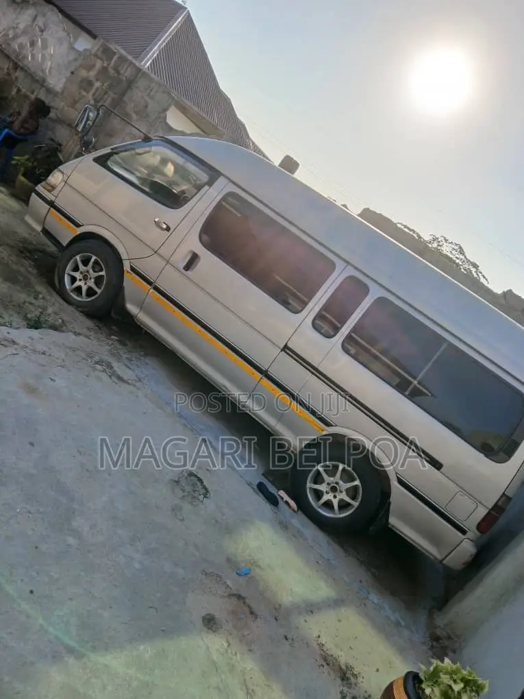 Nissan Caravan (Urvan) 2005 Silver