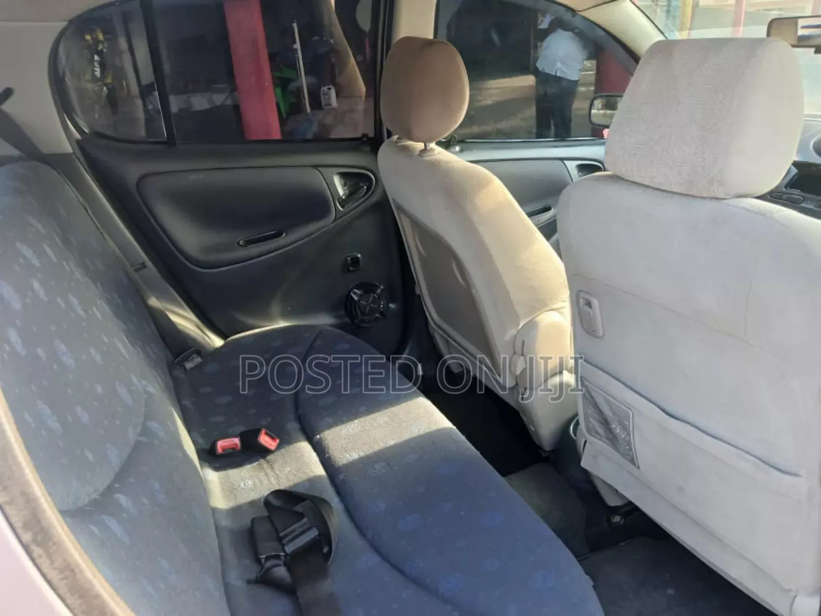 Toyota Vitz 2000 Silver