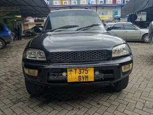 Photo - Toyota RAV4 1999 Black