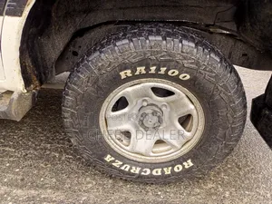 Toyota Land Cruiser 2001 White