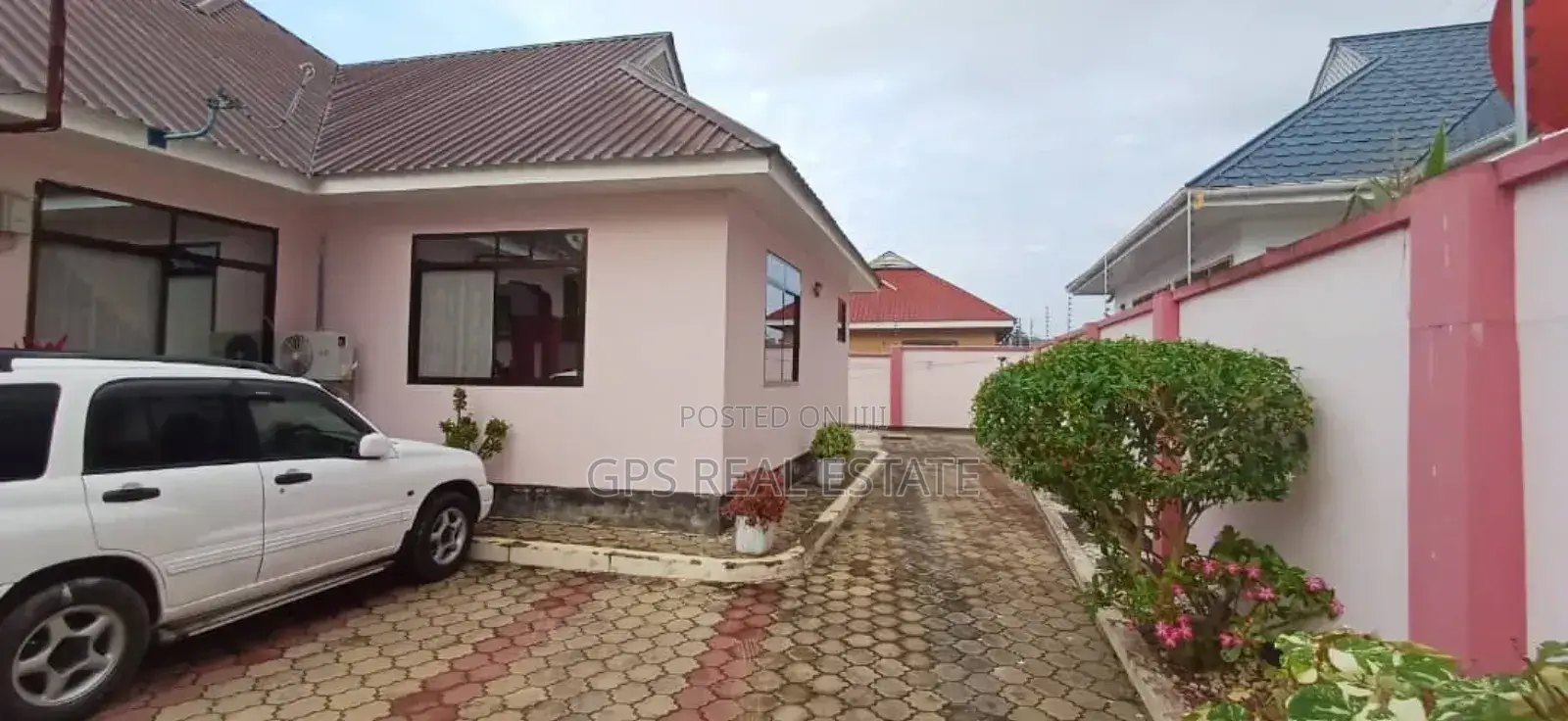 4bdrm House in Kibada Chekechea, Kinondoni for sale