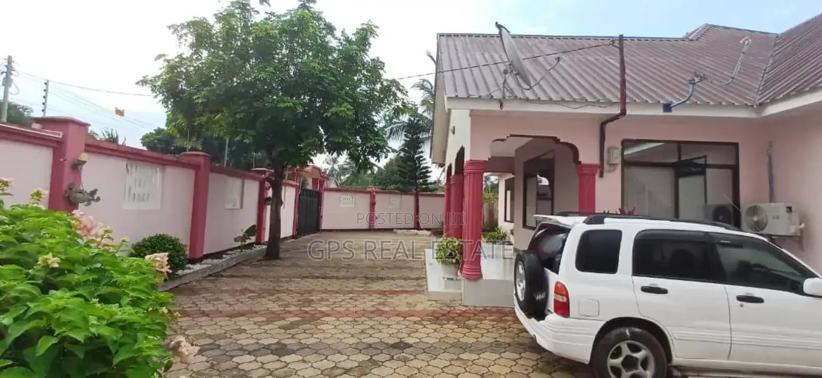 4bdrm House in Kibada Chekechea, Kinondoni for sale