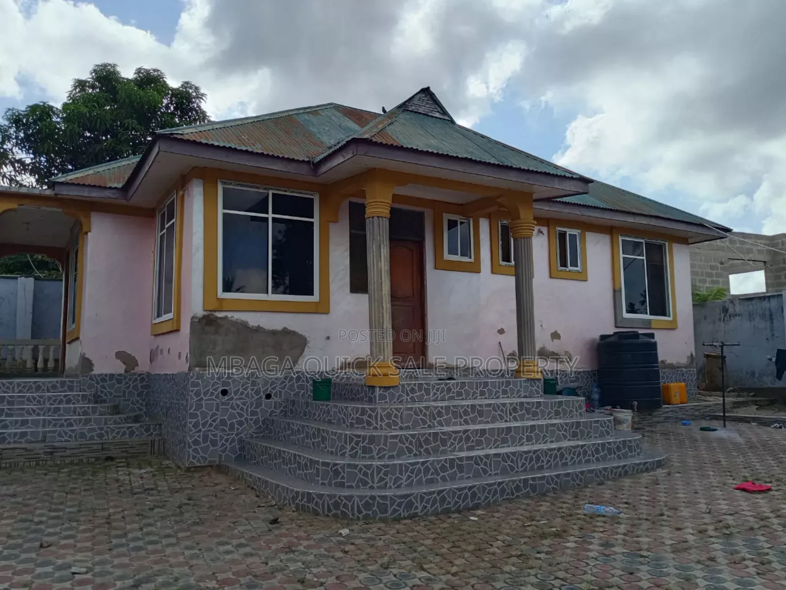 3bdrm House in Mbezi Makabe for sale