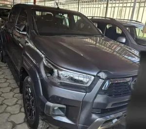 Toyota Hilux 2022 Gray