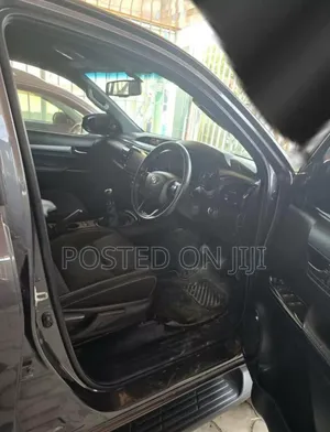 Toyota Hilux 2022 Gray