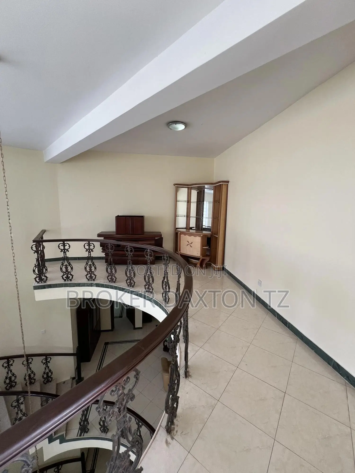 Furnished 4bdrm Villa in Oyster Bay for rent
