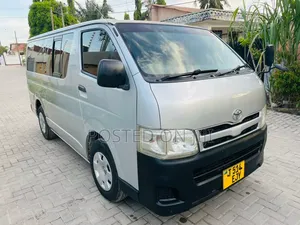 Toyota HiAce 2006 Silver
