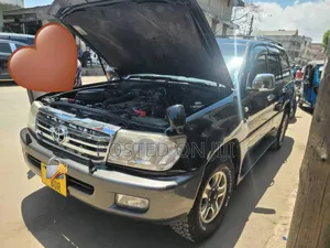 Toyota Land Cruiser 2005 Black