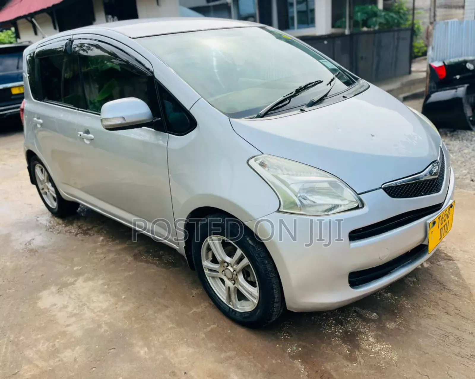 Toyota Ractis 2005 Silver