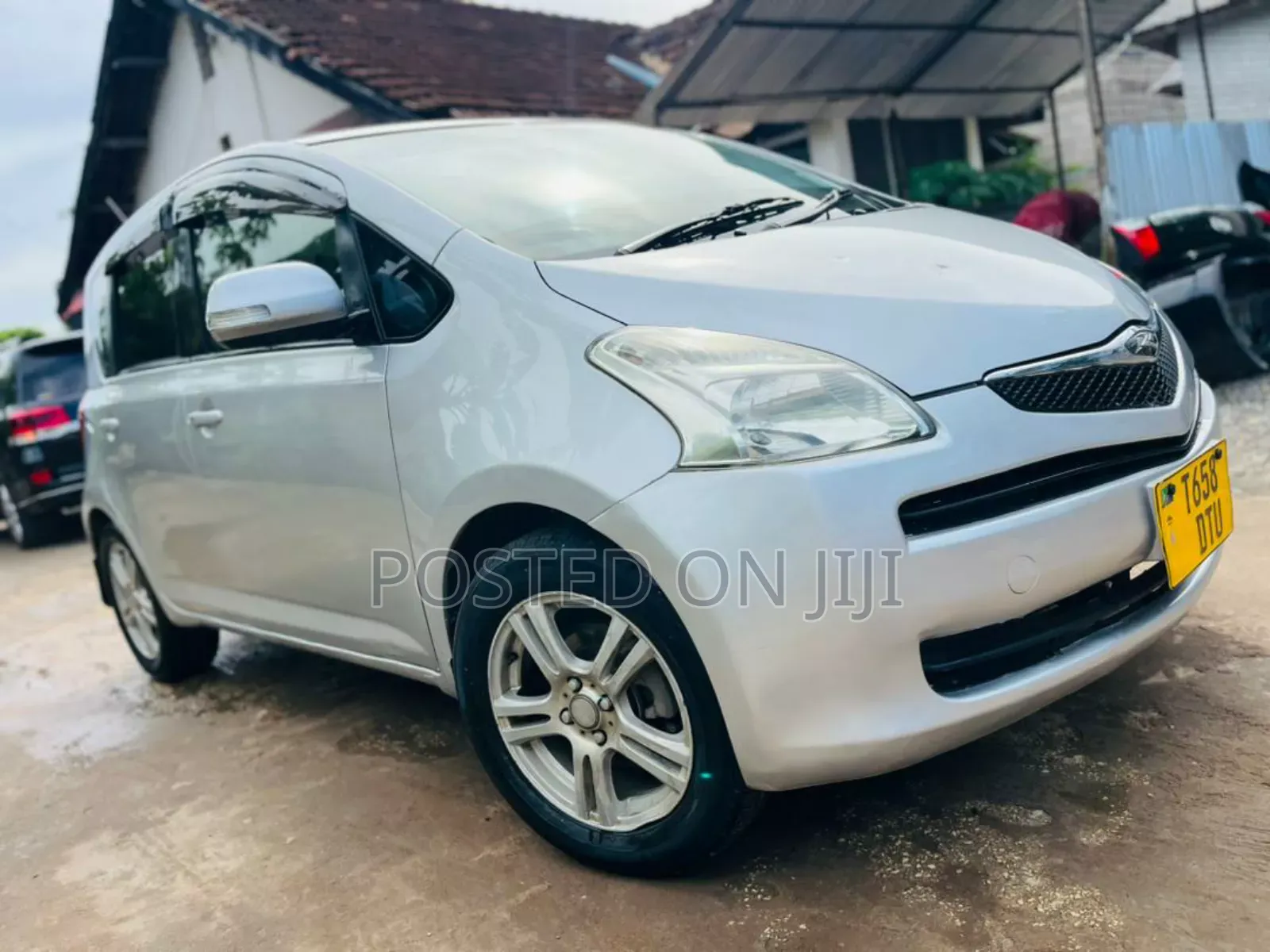 Toyota Ractis 2005 Silver