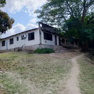 8bdrm House in Tangi Bovu, Mbezi Beach for sale