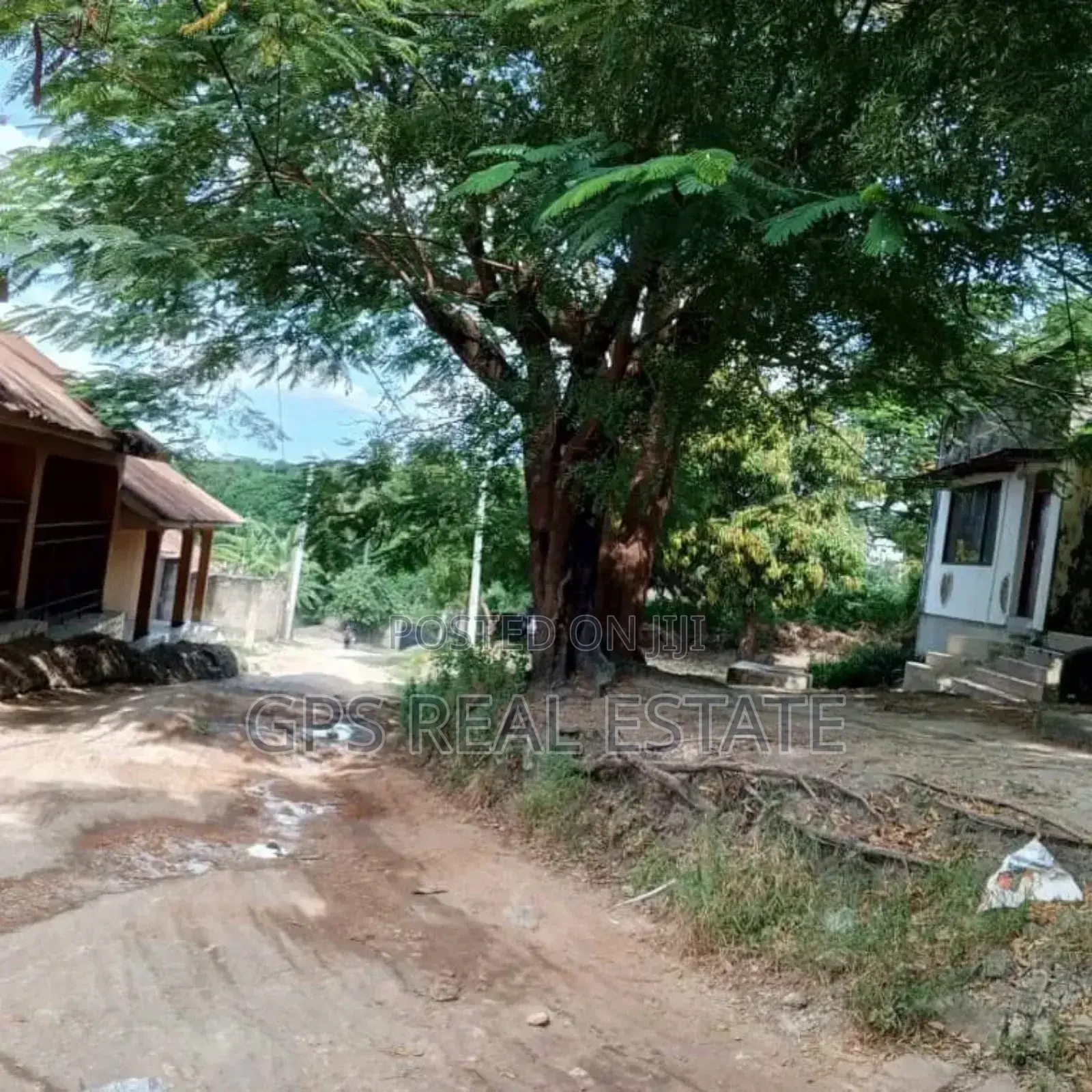 8bdrm House in Tangi Bovu, Mbezi Beach for sale