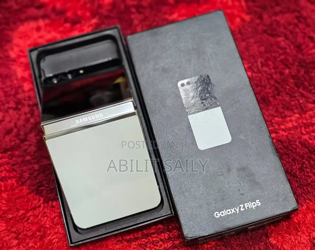 New Samsung Galaxy Z Flip 5 256 GB White