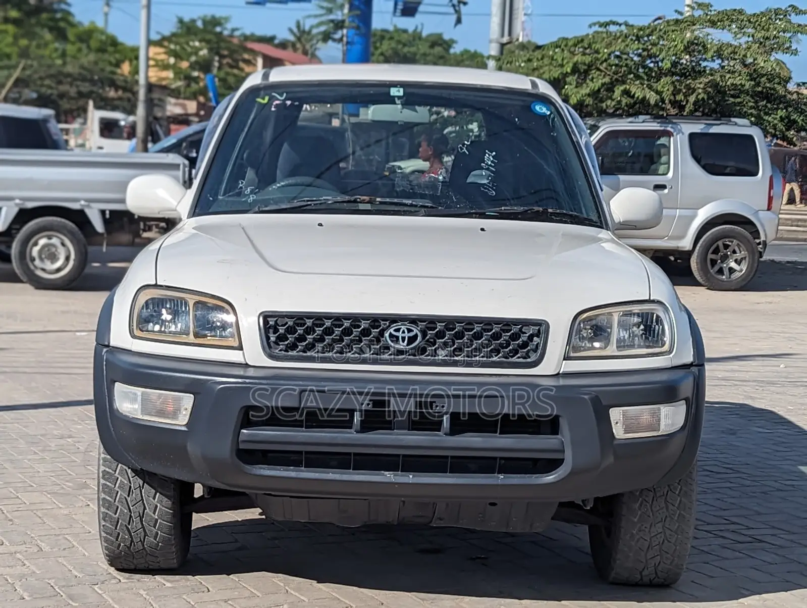 Toyota RAV4 1999 White
