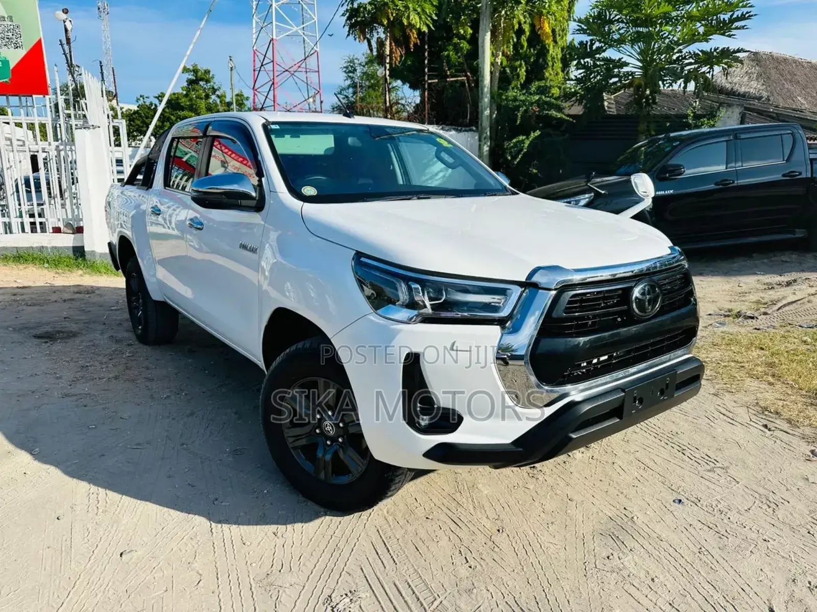 Toyota Hilux 2021 White