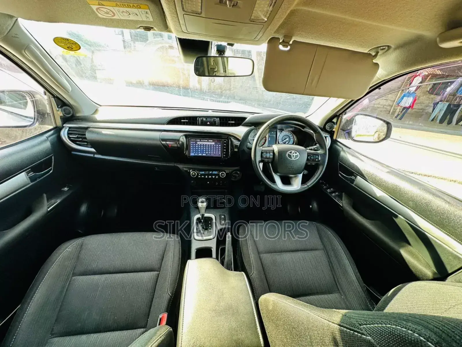 Toyota Hilux 2021 White