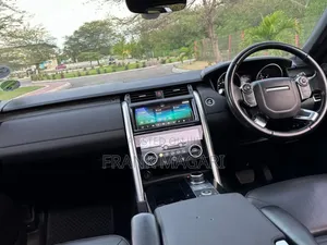 Land Rover Discovery Sport 2018 White