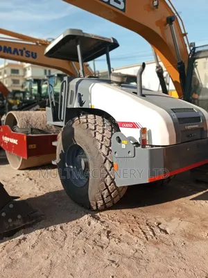 DYNAPAC CA305 Single Drum Vibrator Roller