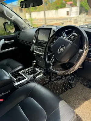 Toyota Land Cruiser 2017 White