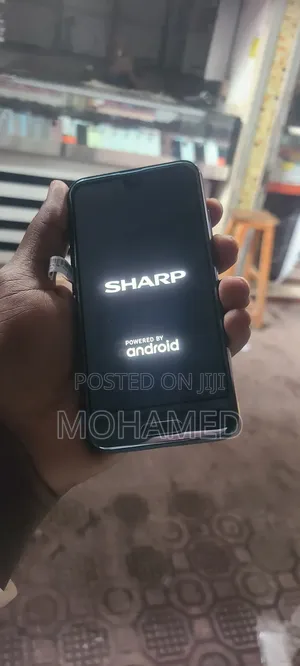 Photo - Sharp Aquos R Compactn SHV41 32 GB Black