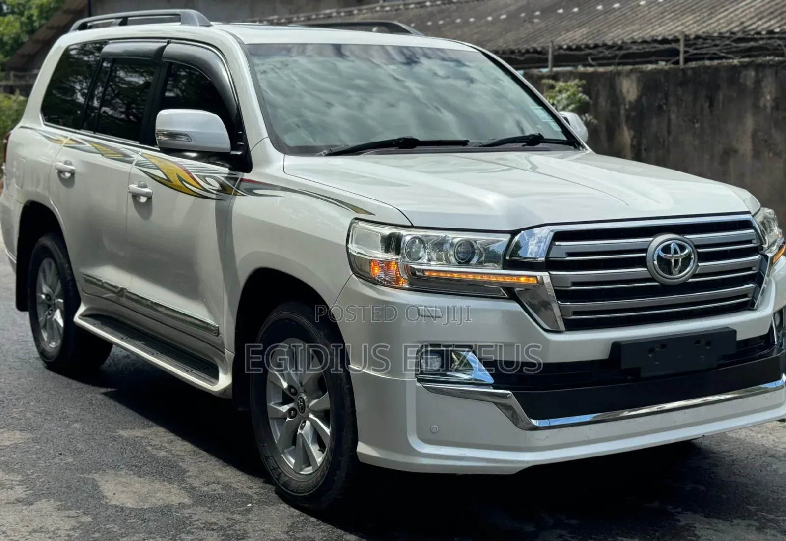 Toyota Land Cruiser 2017 White