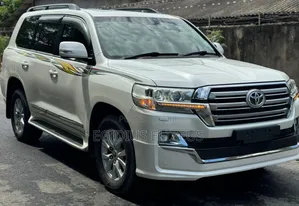 Toyota Land Cruiser 2017 White