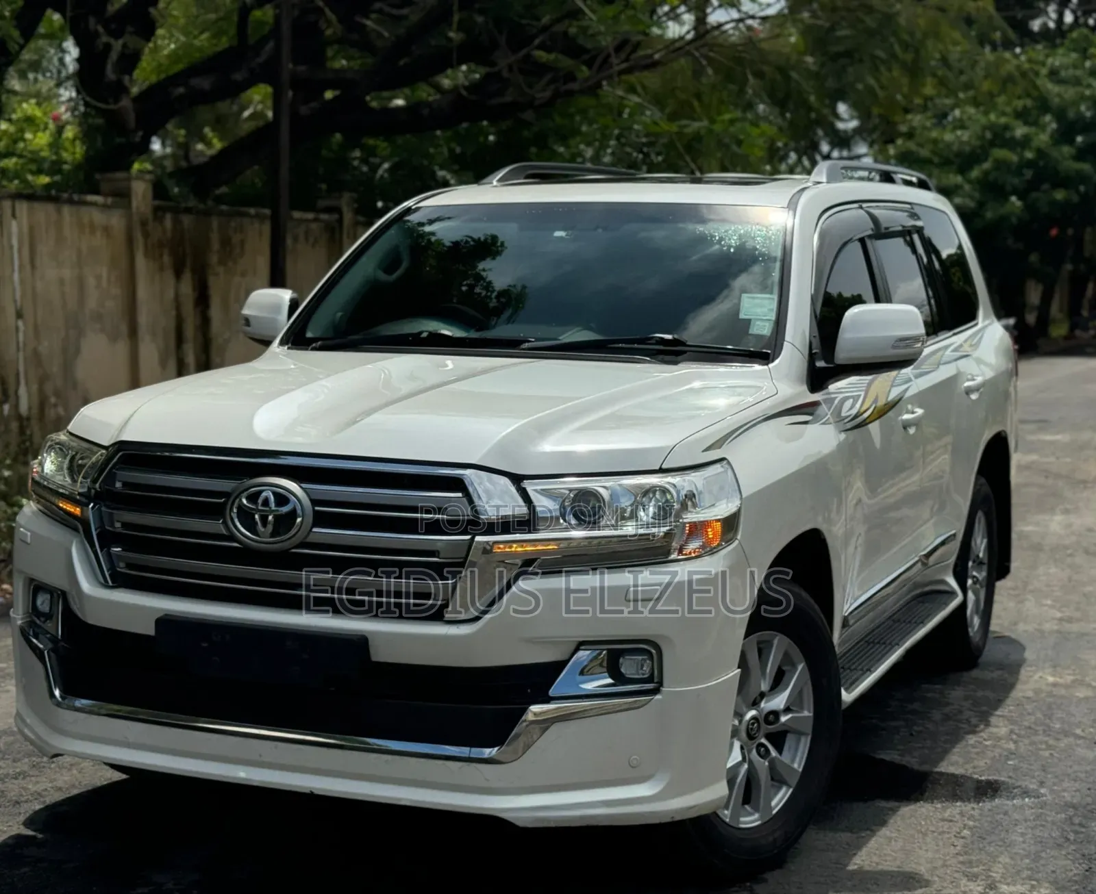 Toyota Land Cruiser 2017 White