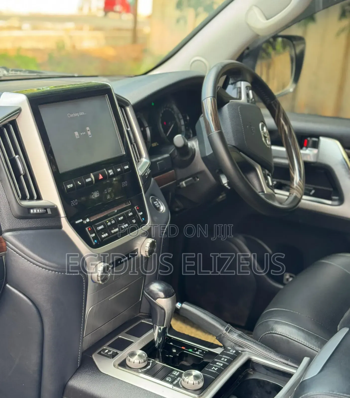Toyota Land Cruiser 2017 White