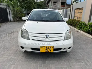 Toyota IST 2004 White