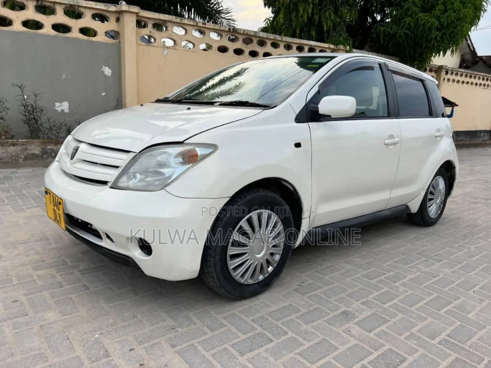 Toyota IST 2004 White