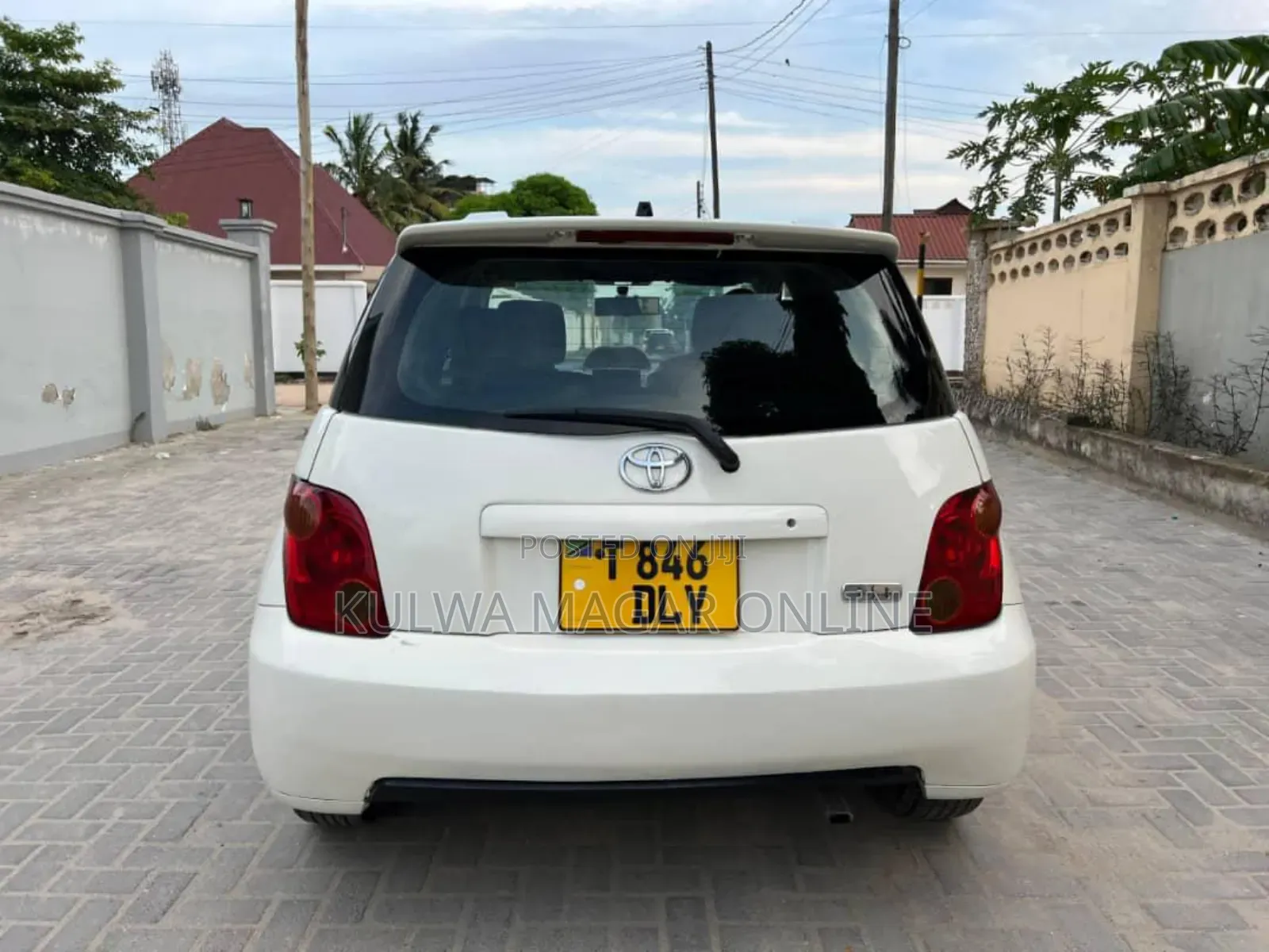 Toyota IST 2004 White