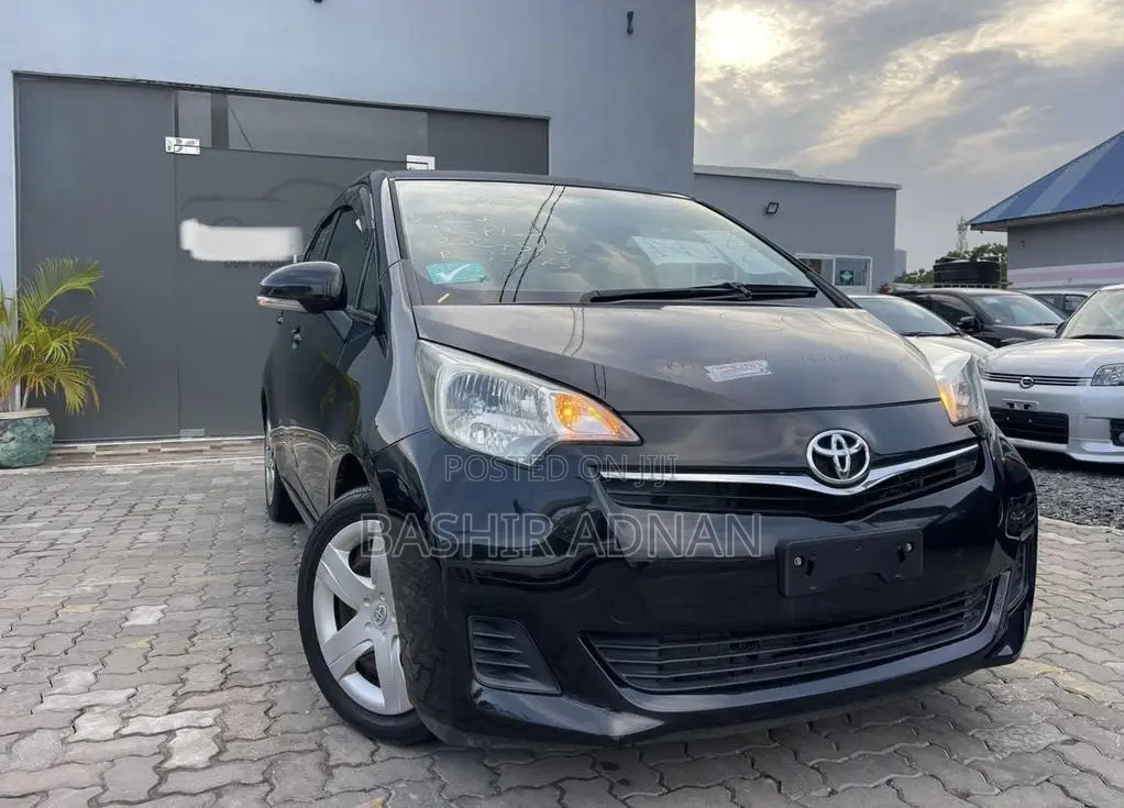 Toyota Ractis 2011 Matt Black